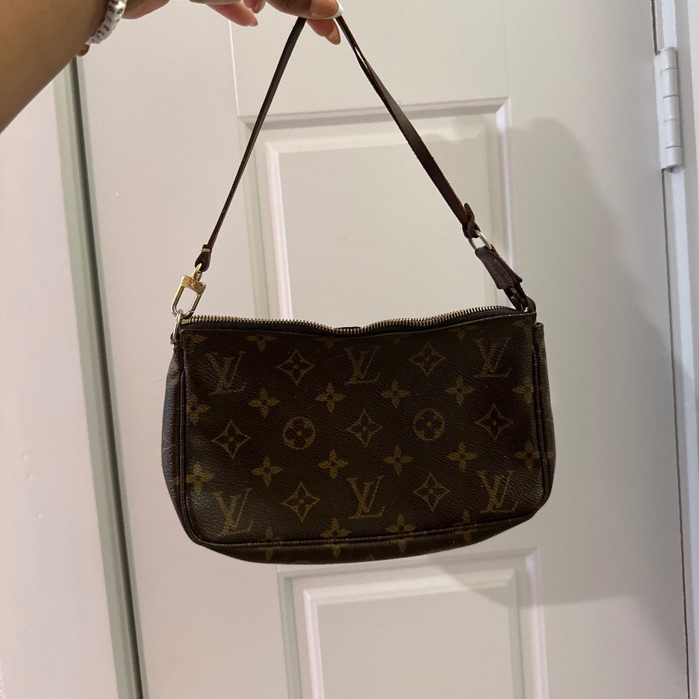 Vintage LV purser